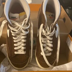 Worn a couple of times excellent condition vintage